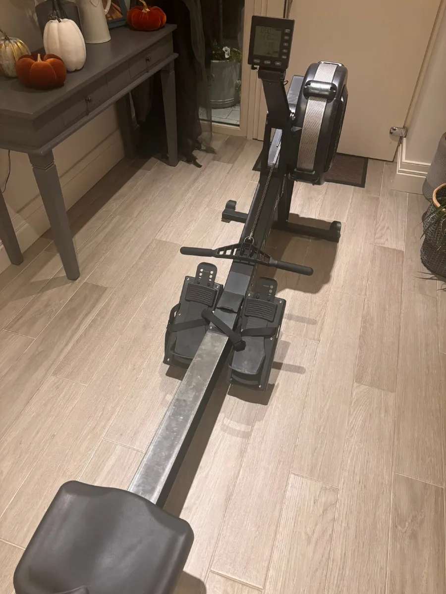 Rowing Machine - Image 2