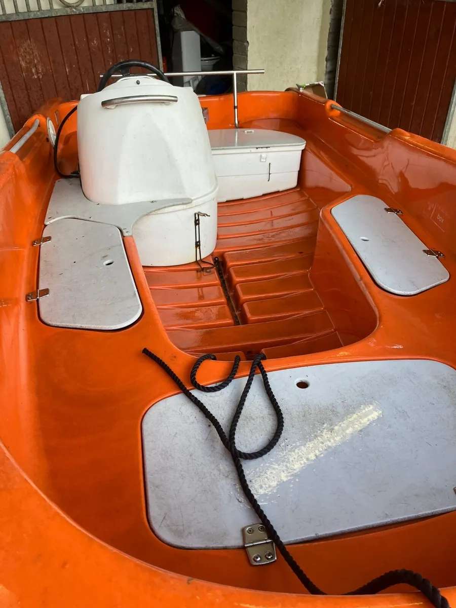 RIGIFLEX 400 PNEUMATIC BOAT WITH CONSOLE-BOAT ONLY - Image 4