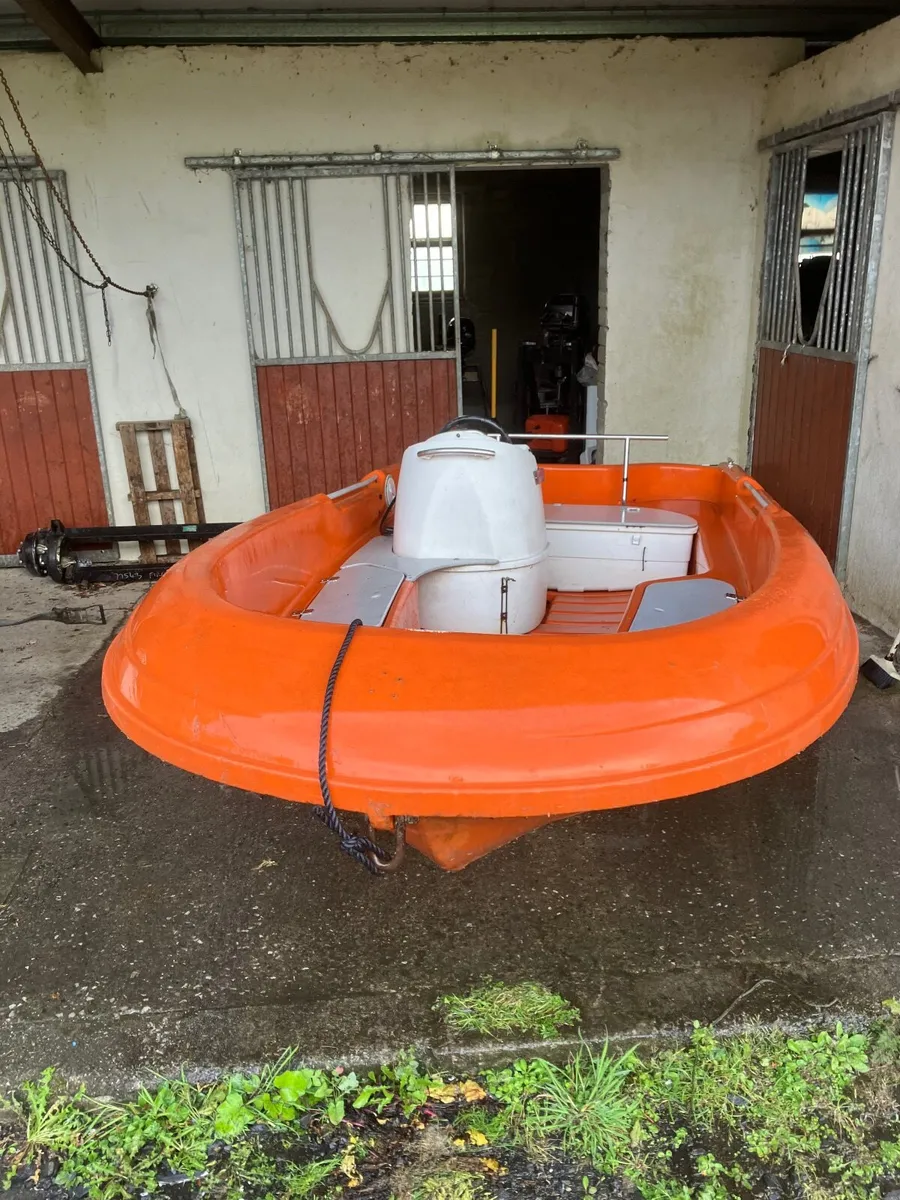 RIGIFLEX 400 PNEUMATIC BOAT WITH CONSOLE-BOAT ONLY - Image 1