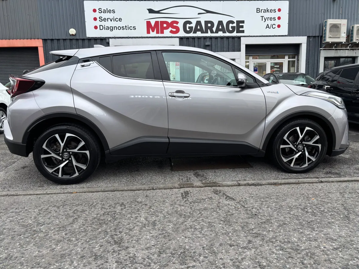 2022 Toyota C-HR 1.8 HYBRID SPORT BITONE - Image 1