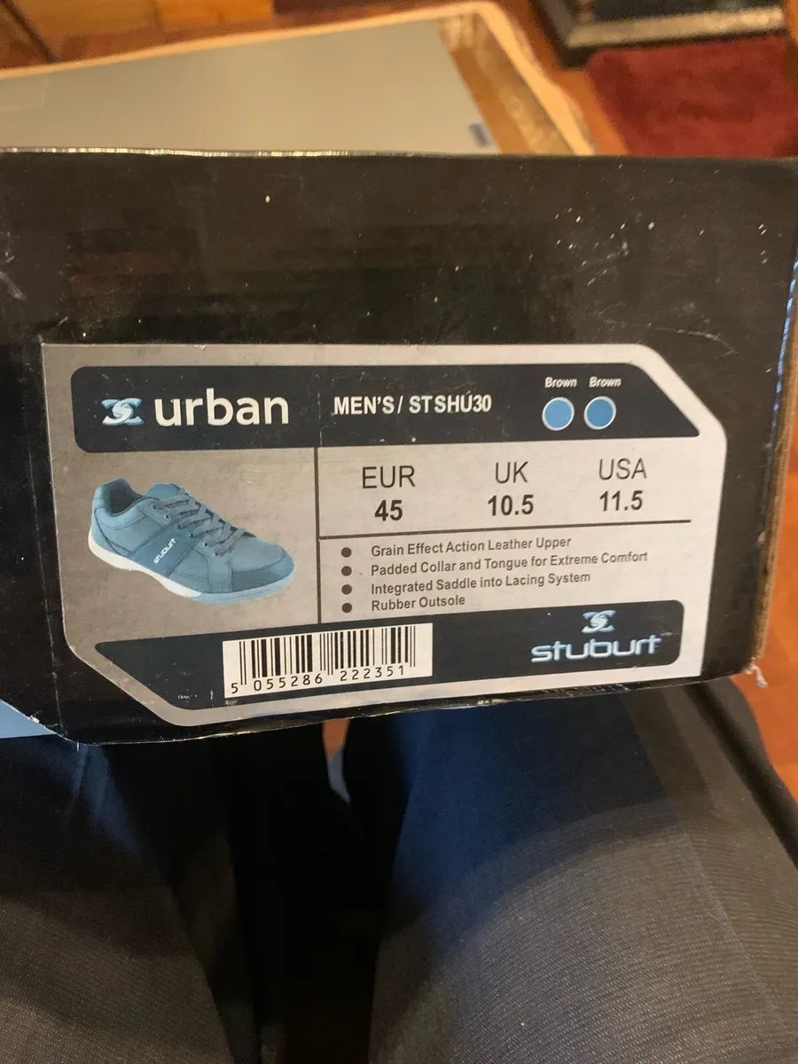 Golf shoes - Image 1