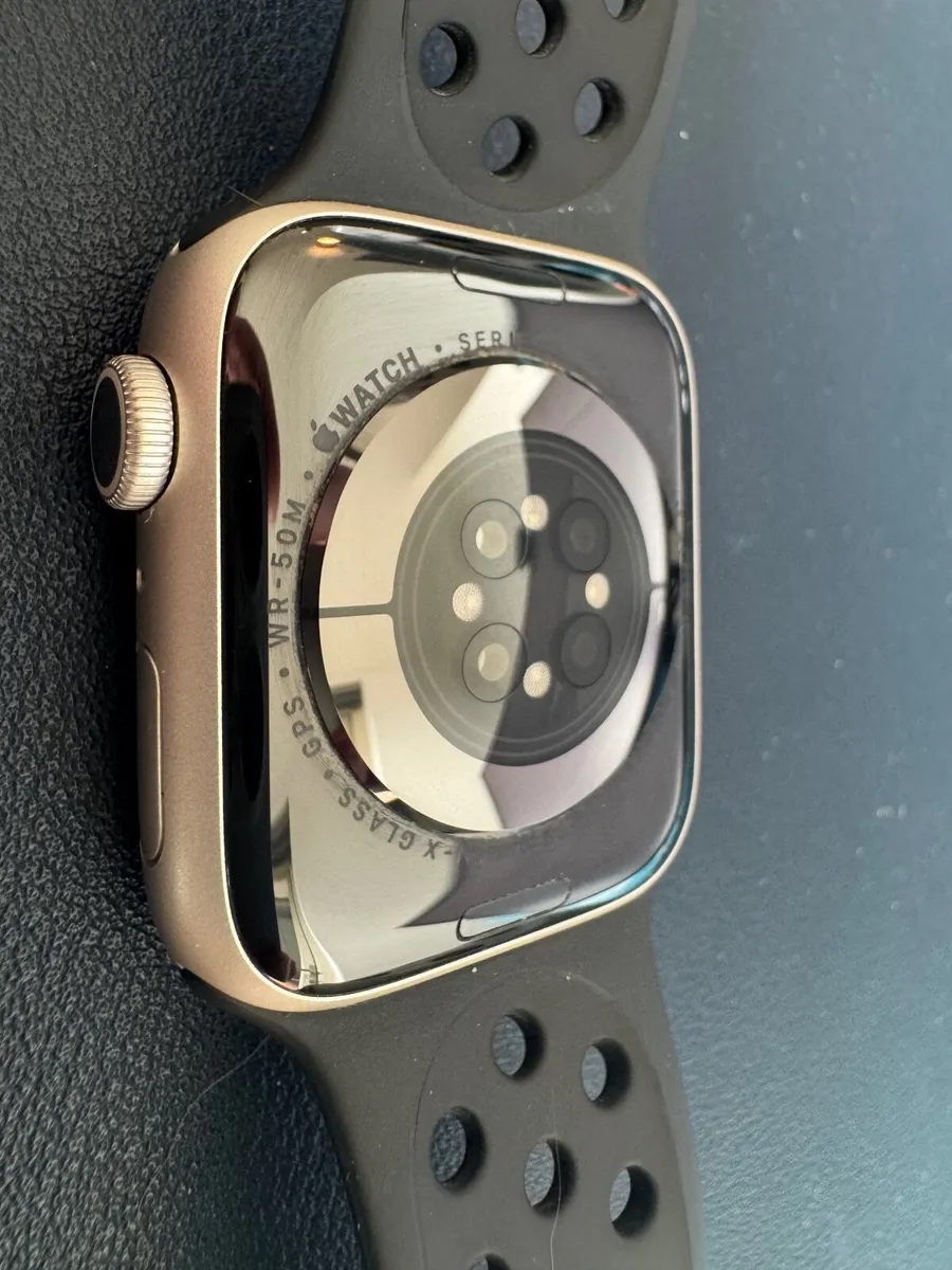 Apple Watch Series 7 45mm Starlight. - Image 3