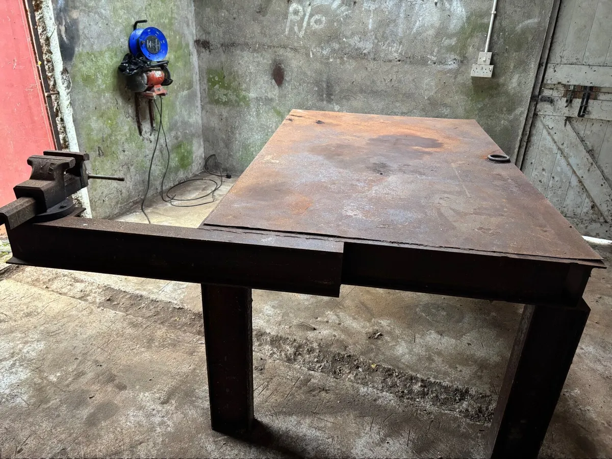 Work bench - Image 4