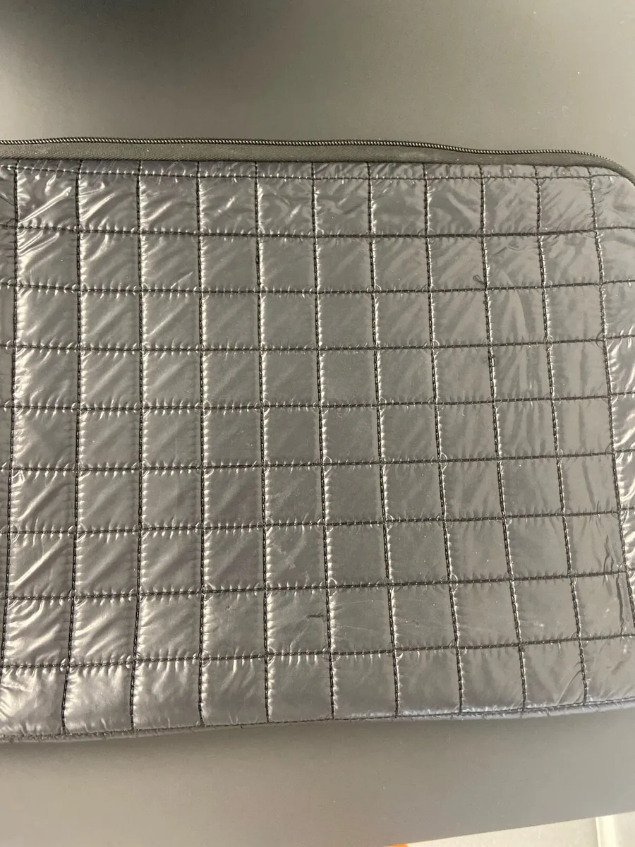 MacBook Air - Image 3