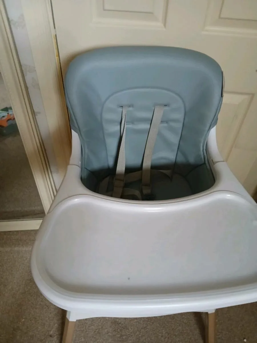 High chair - Image 2