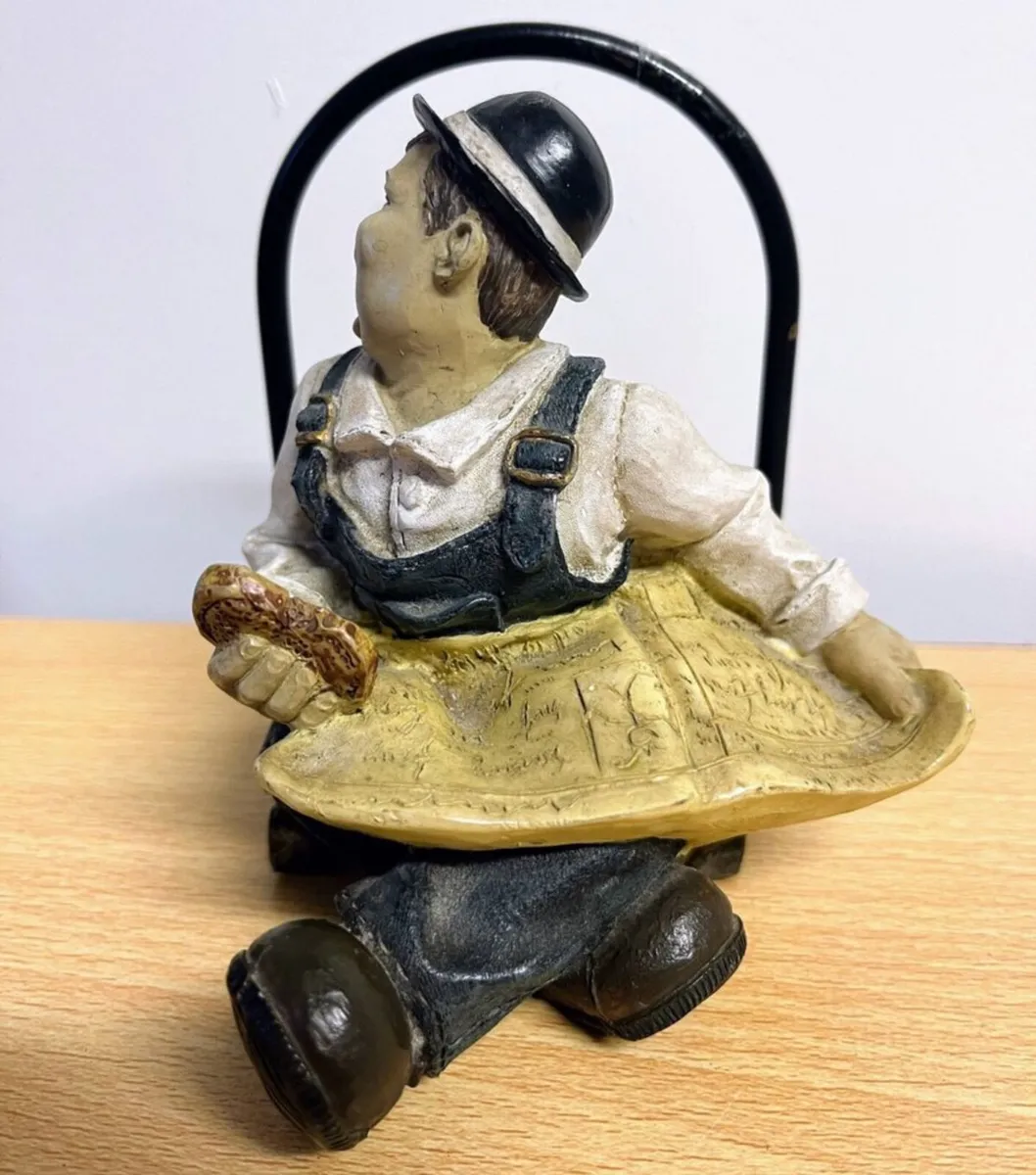 Vintage Laurel and Hardy Figurines - Image 4