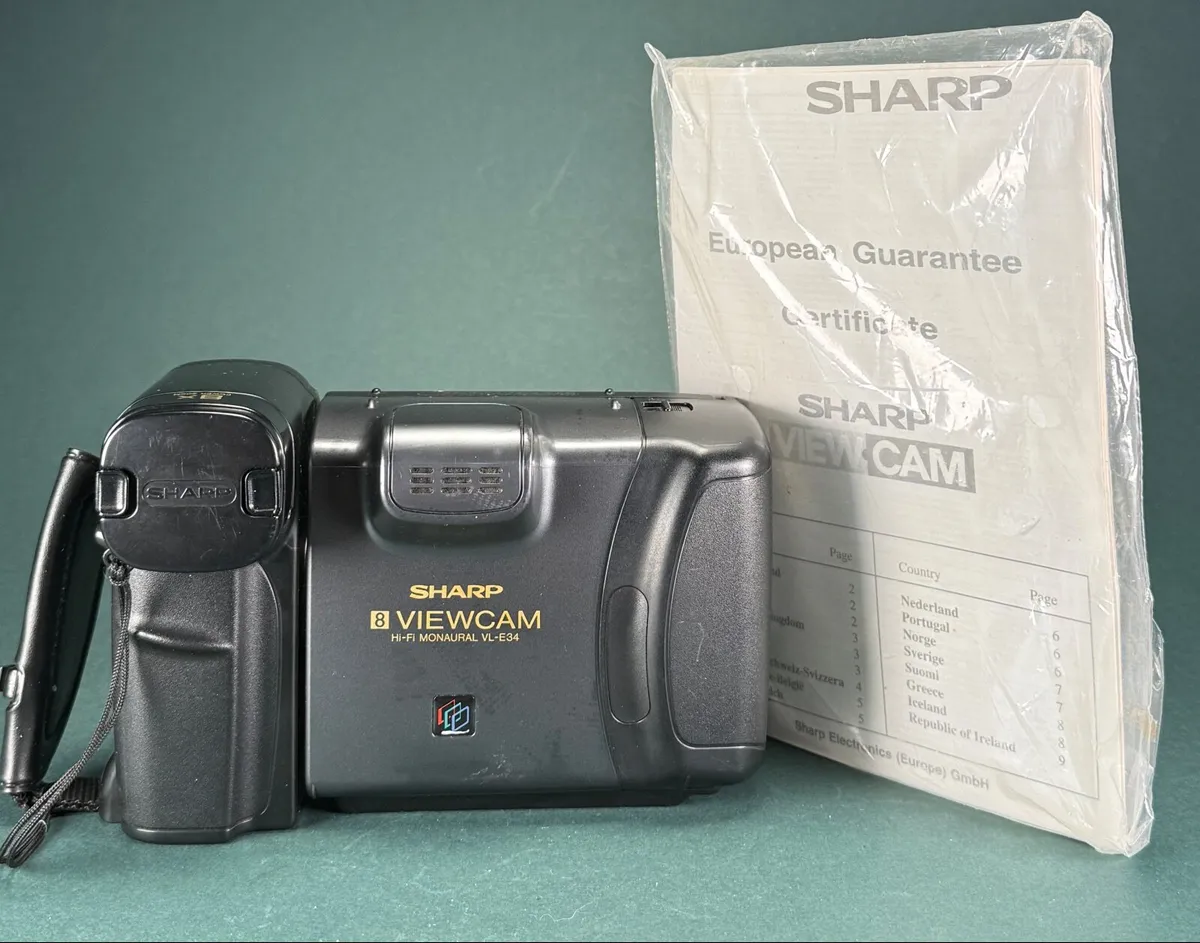 Sharp 8 Viewcam VL-E34 Hi-Fi Monaural VHS-C Video - Image 4