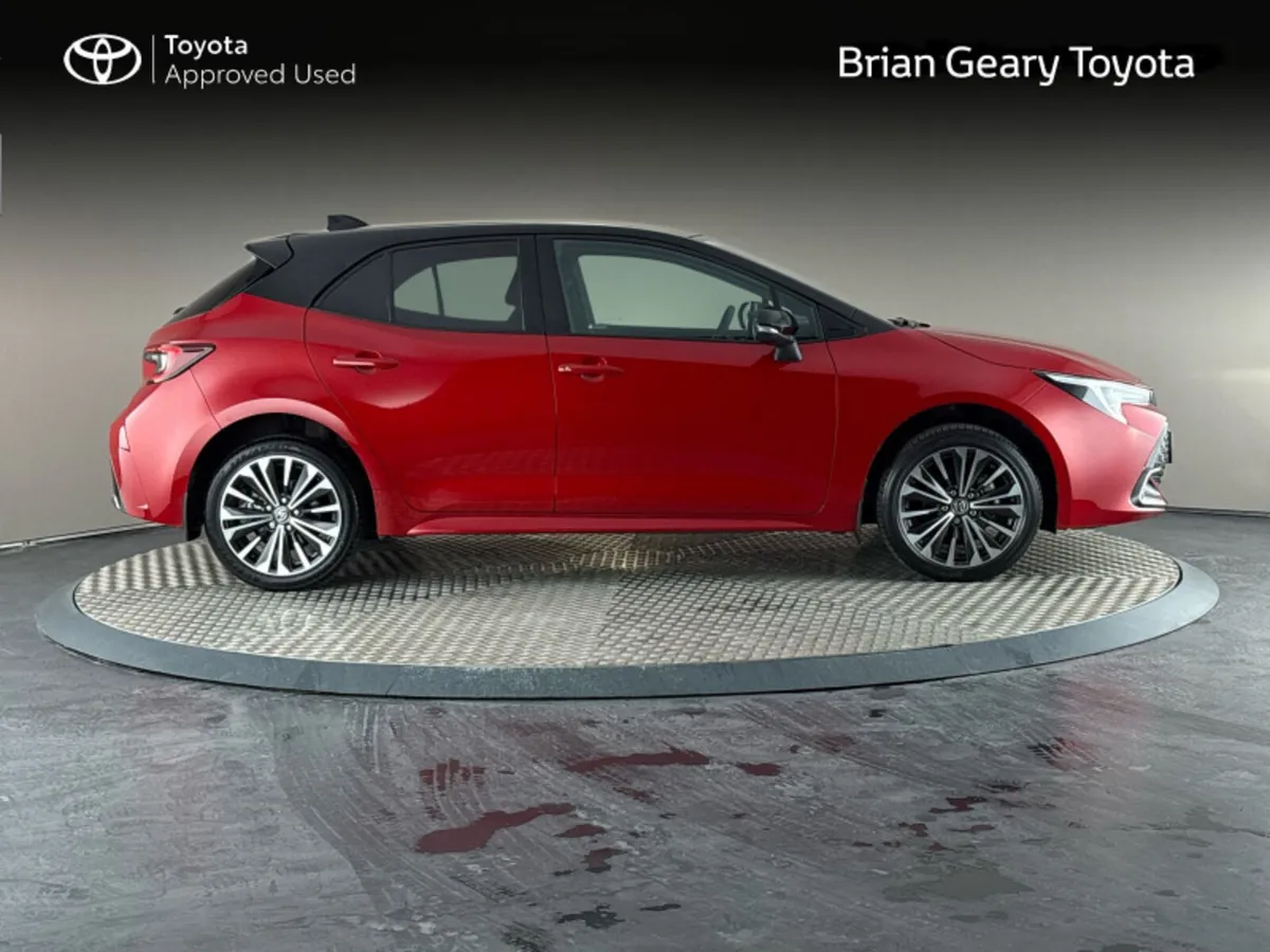 Toyota Corolla HYBRID LUNA SPORT H/B - Image 3