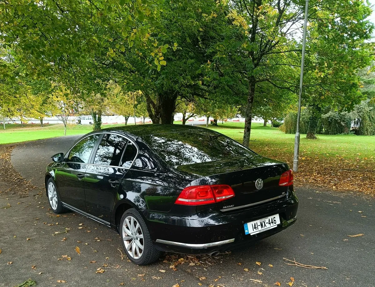 Volkswagen Passat 2014 - Image 2