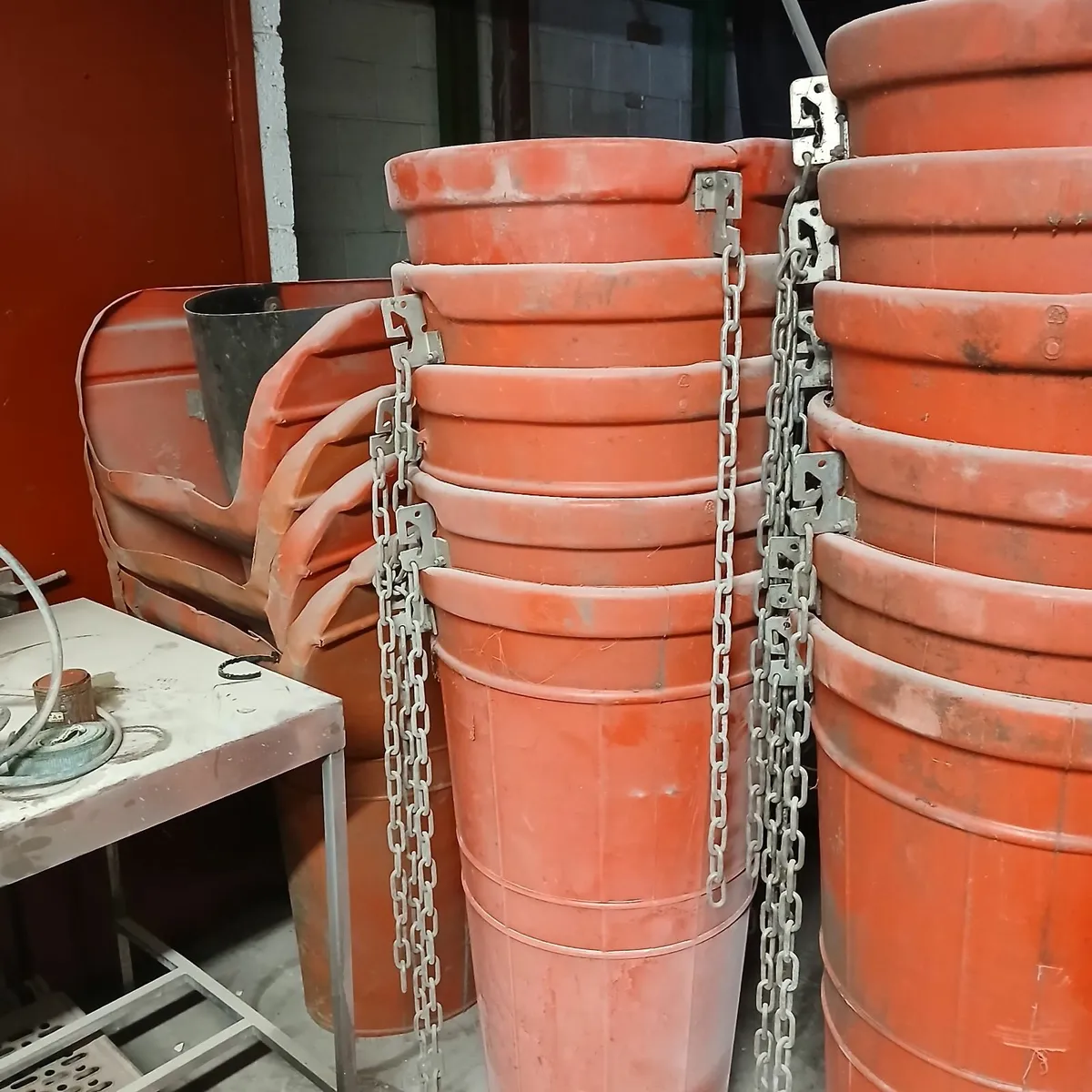Builder chutes - Image 1