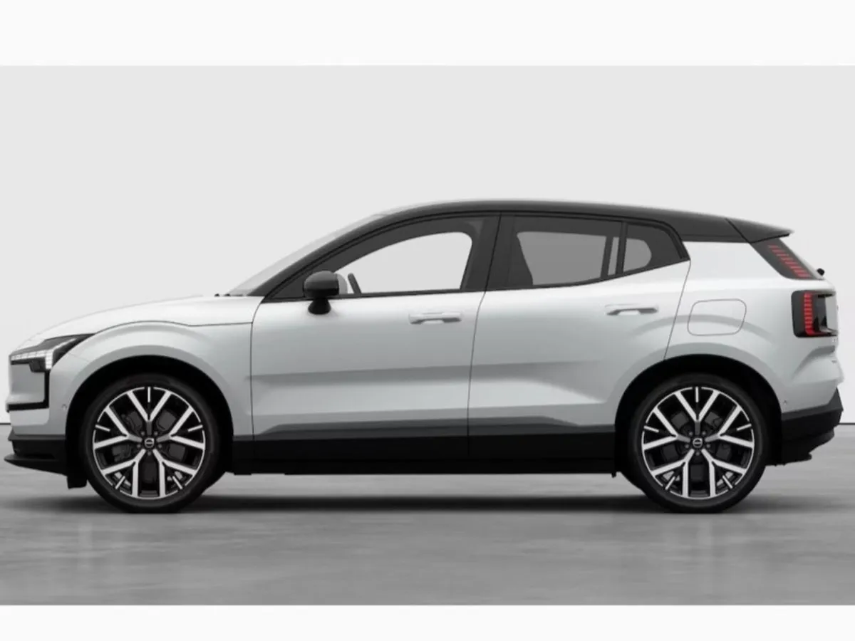 Volvo EX30 Ultra Twin Motor Performance - Image 2