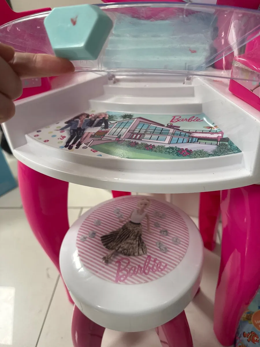 Barbie dressing table - Image 2