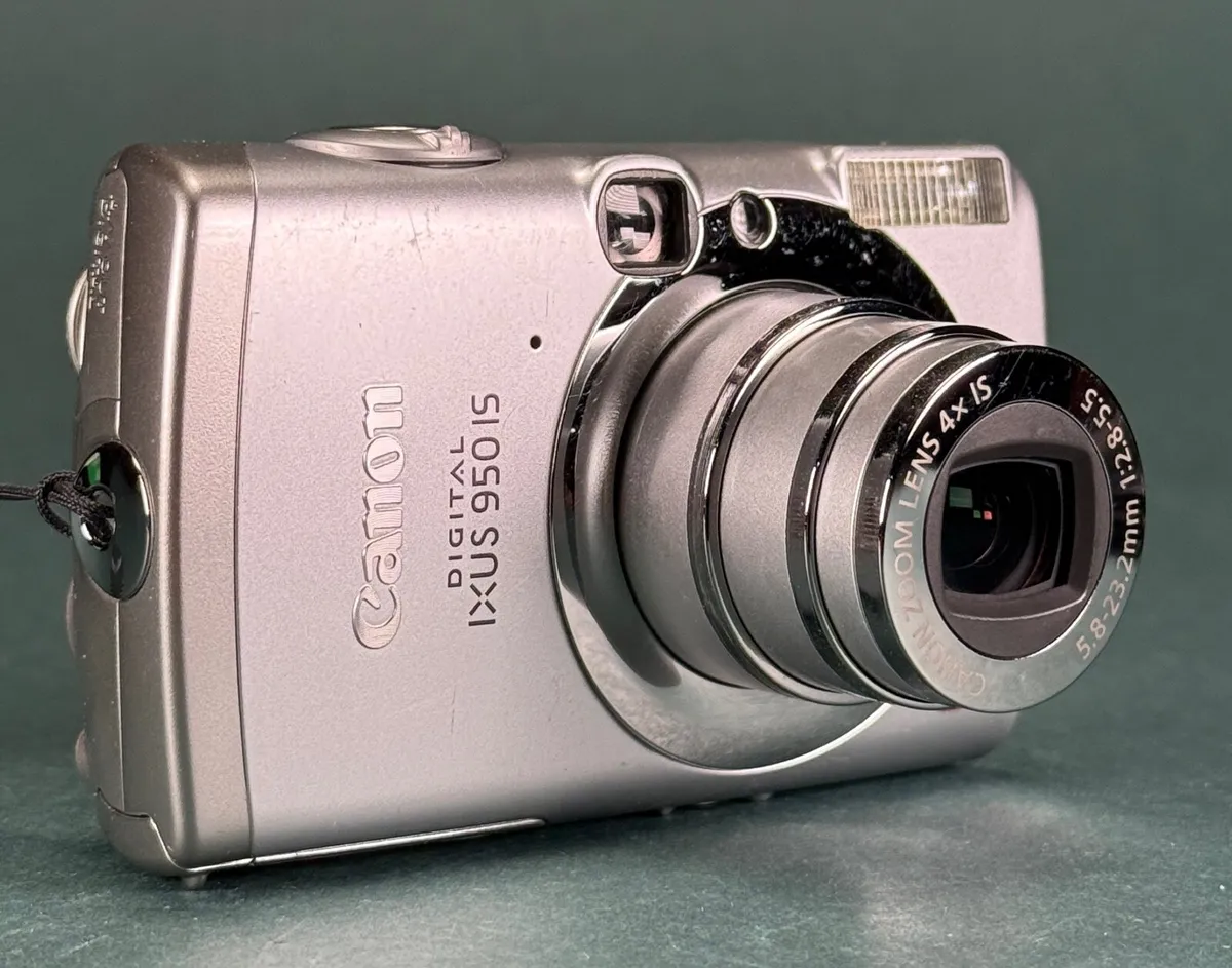 Canon Digital IXUS 950 IS - Image 3
