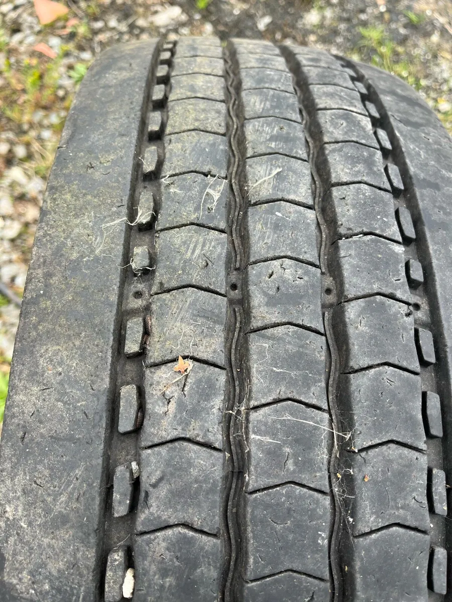 8 stud 245/70 R17.5 - Image 3