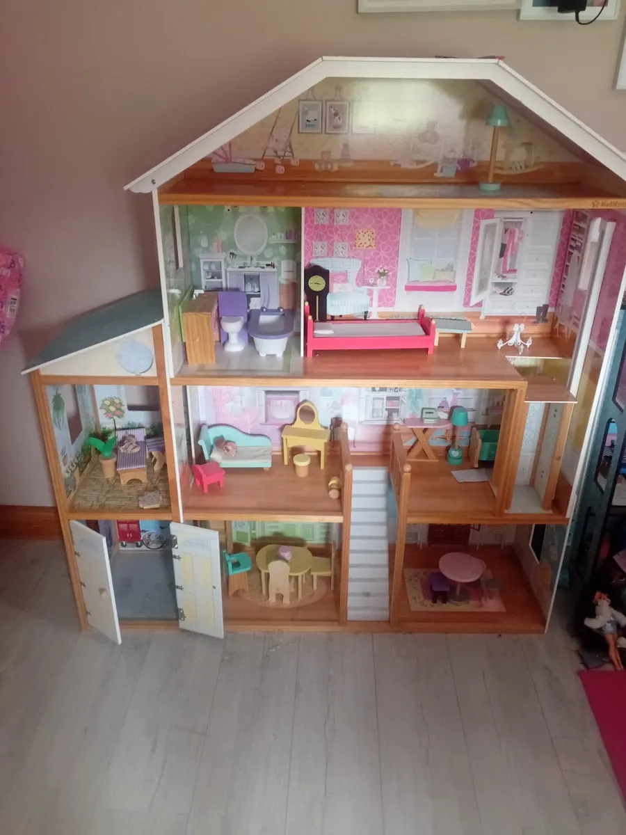 Dolls house - Image 2