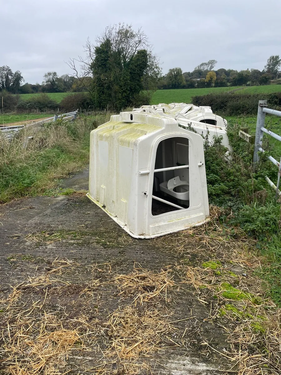 Calf hutches - Image 1