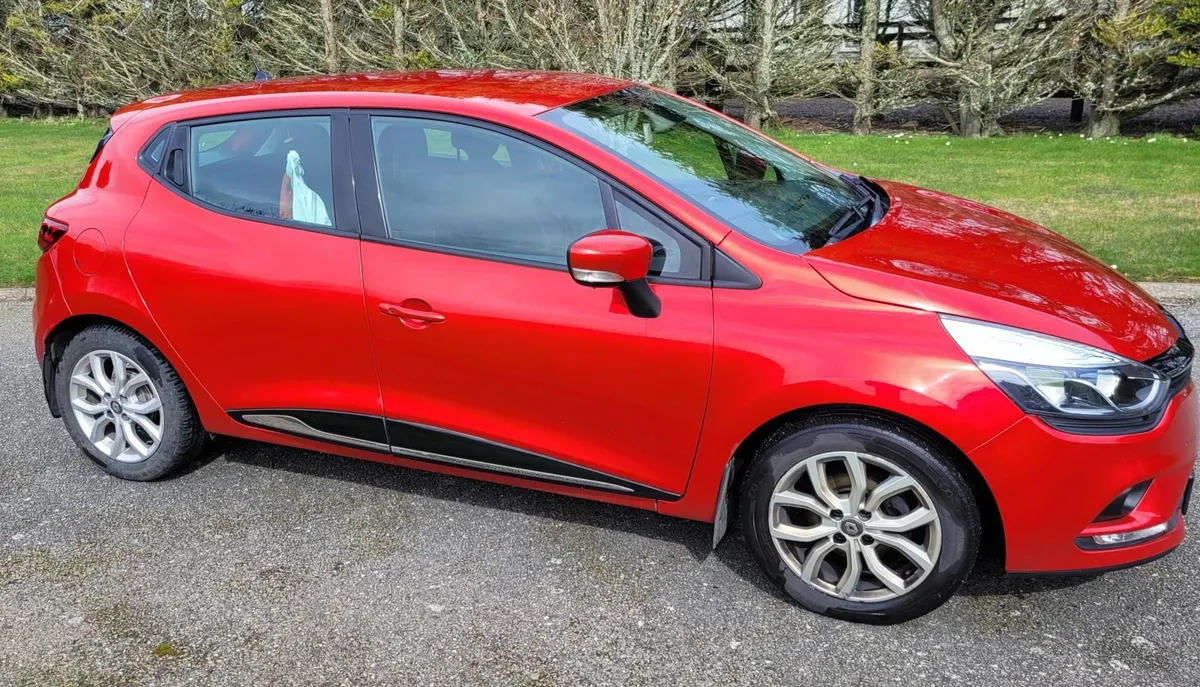 Renault Clio 2019 - Image 2