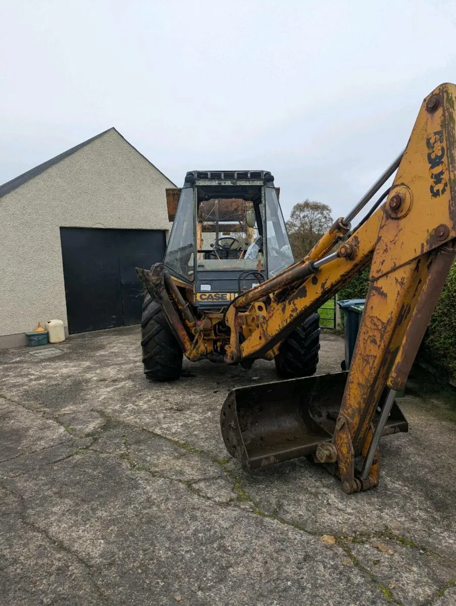 Case 580G Digger - Image 2