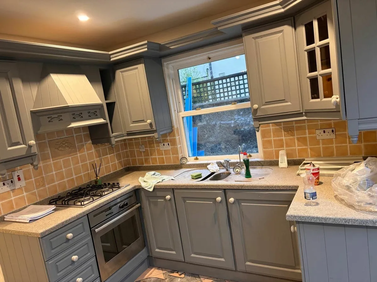 Fitted kitchen - Image 2