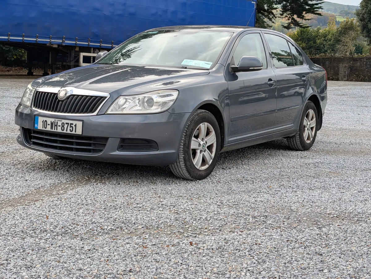2010 Skoda Octavia Automatic 1.9 TDI Sold as seen - Image 1