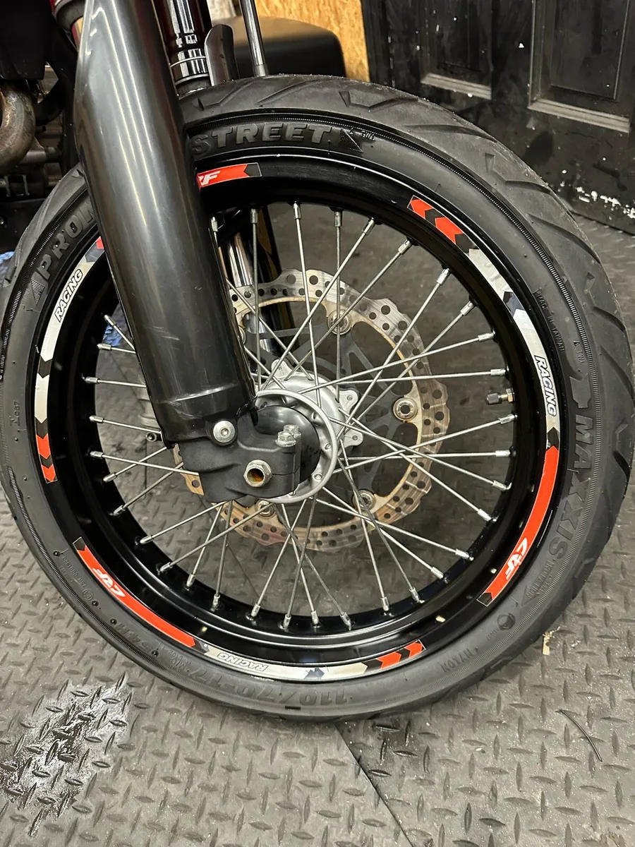 Motorcycle - Image 4