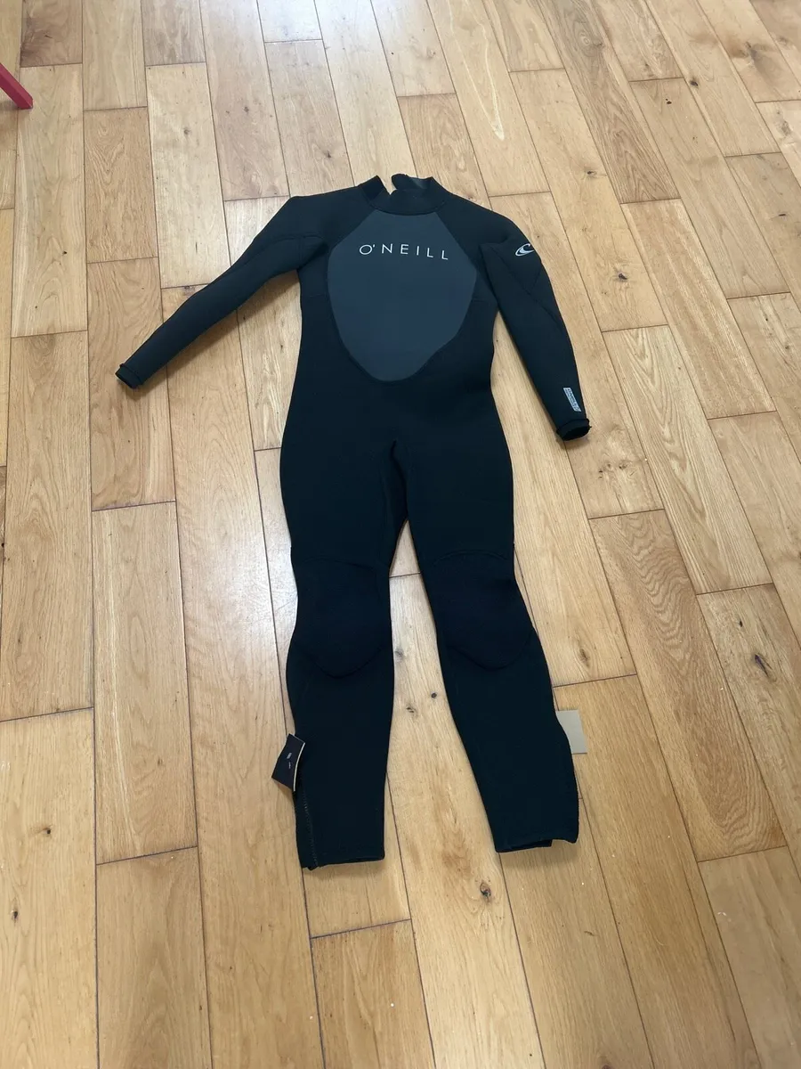 Child’s wet suit - Image 1