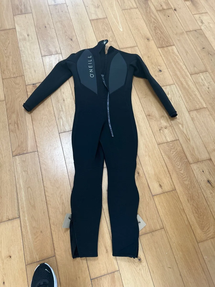 Child’s wet suit - Image 2