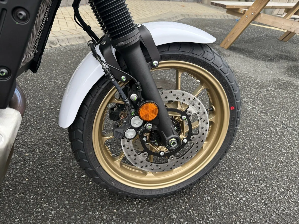 2025 Yamaha XSR 700 Legacy - 1km From New - Image 2