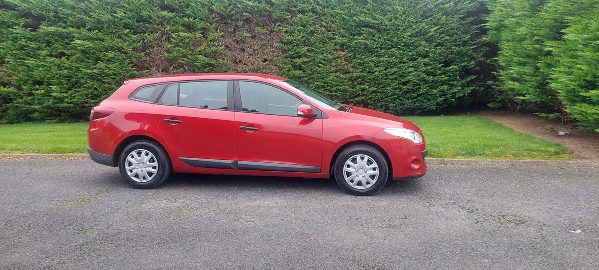 Renault Megane 2012 Estate - Image 1