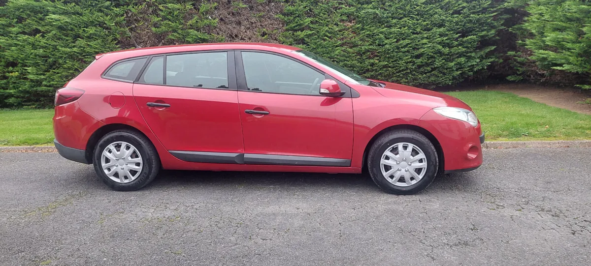 Renault Megane 2012 Estate - Image 2