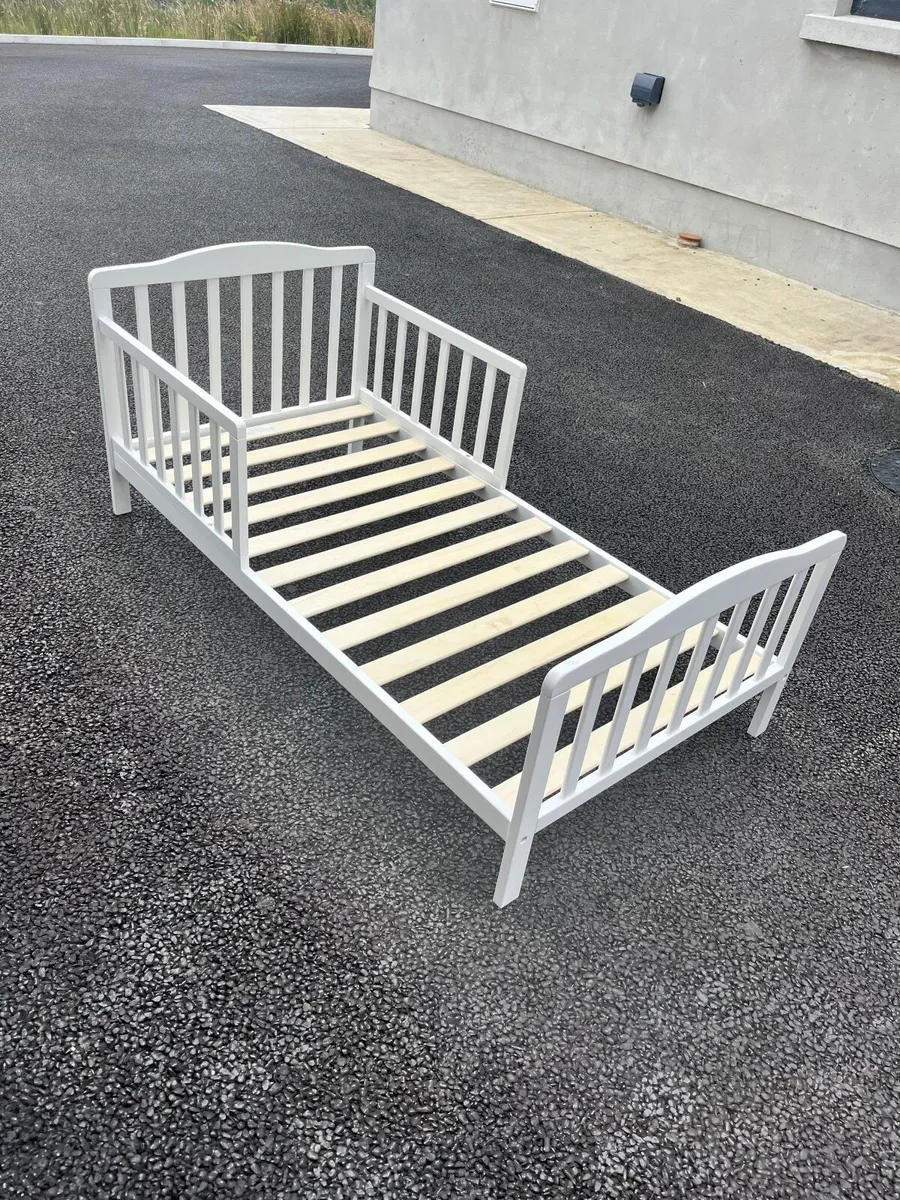 Toddler bed - Image 2