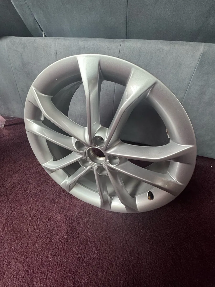 Audi Wheel  Alloy - Image 1