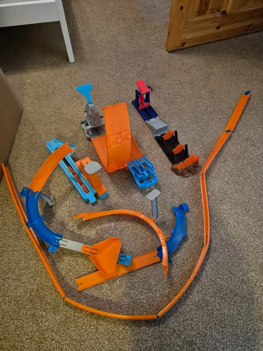 Hot wheels playsets - Image 2