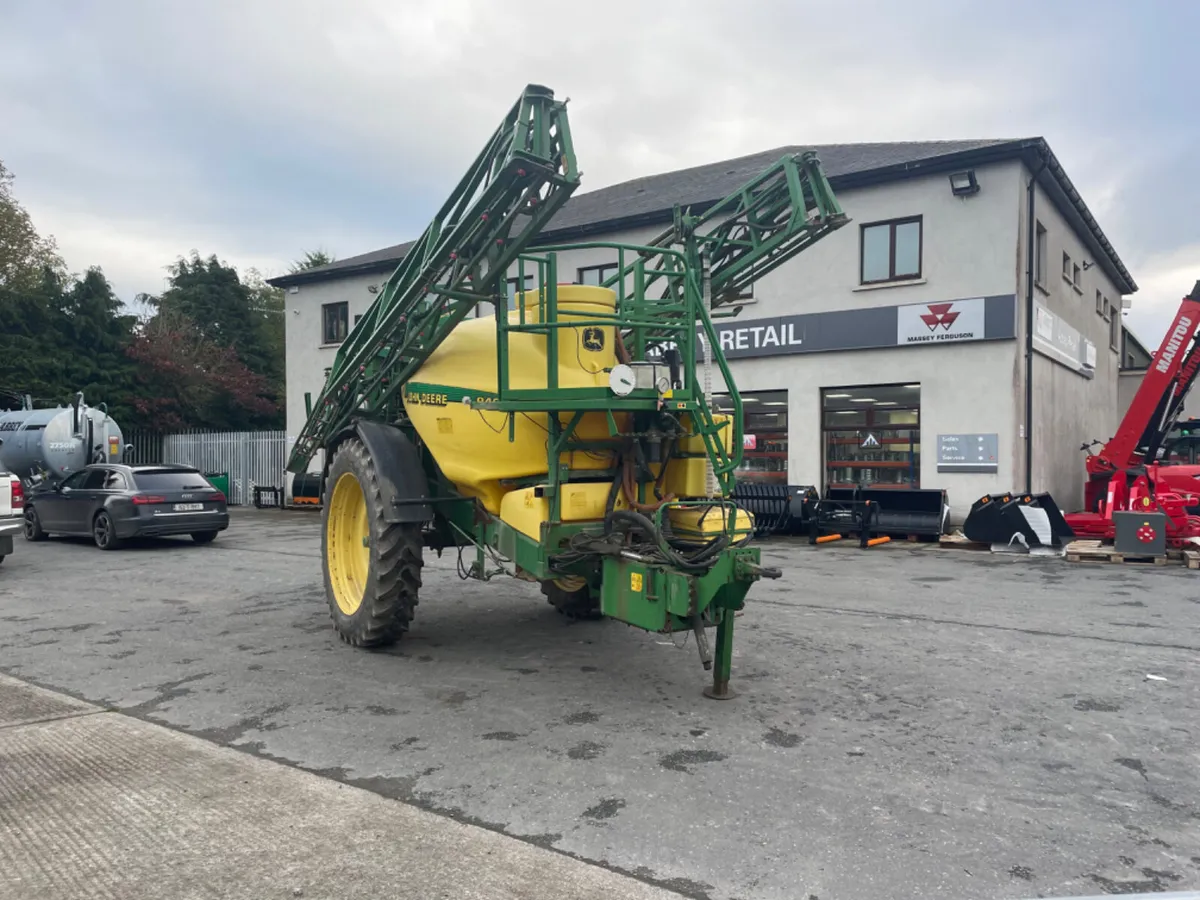 John Deere 840 Trailed Sprayer - Image 3