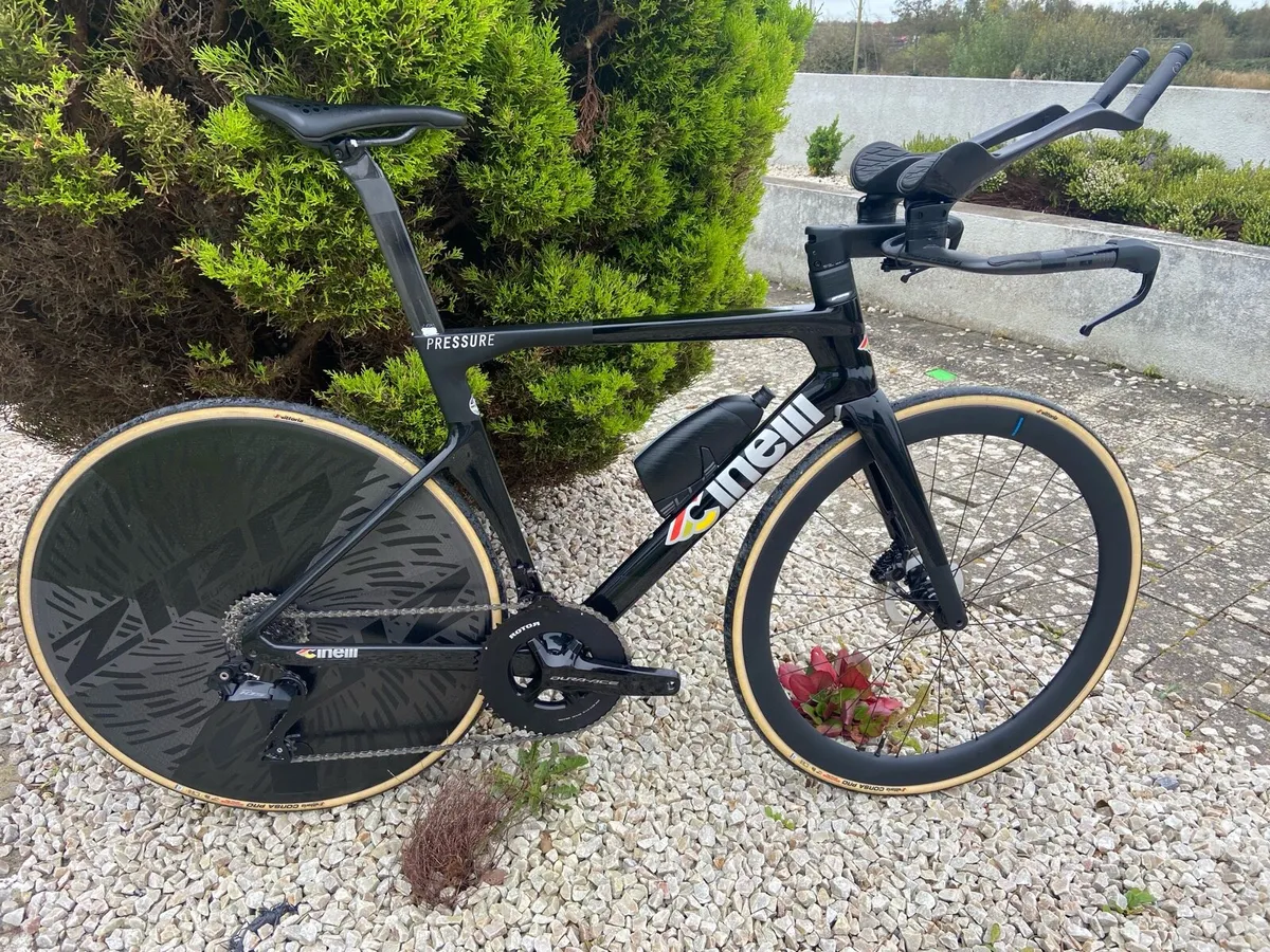 TT /Tri Aero Road Bike - Image 1