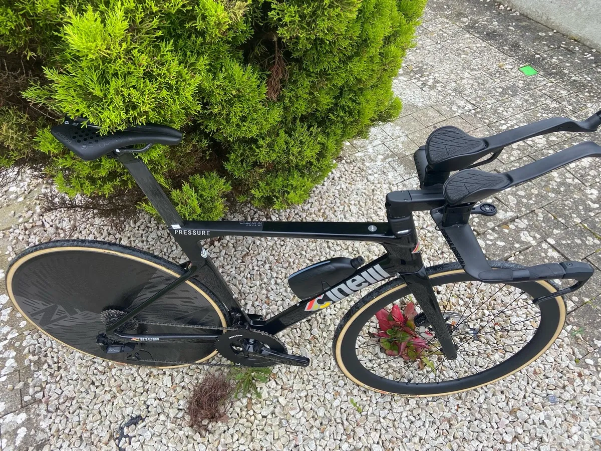 TT /Tri Aero Road Bike - Image 4