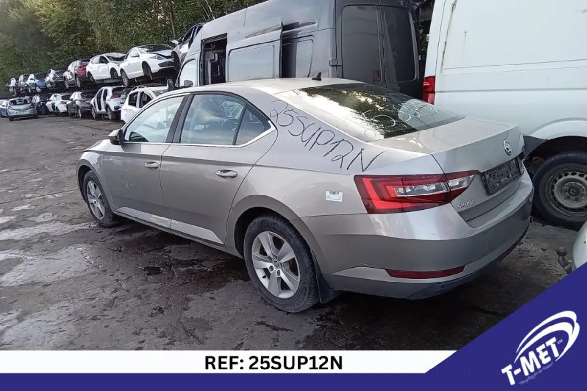 2016 SKODA SUPERB BREAKING FOR PARTS - Image 2