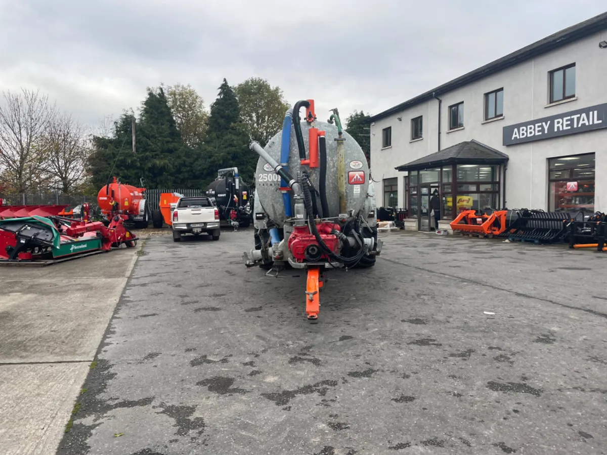 Abbey 2500R Slurry Tank - Image 2