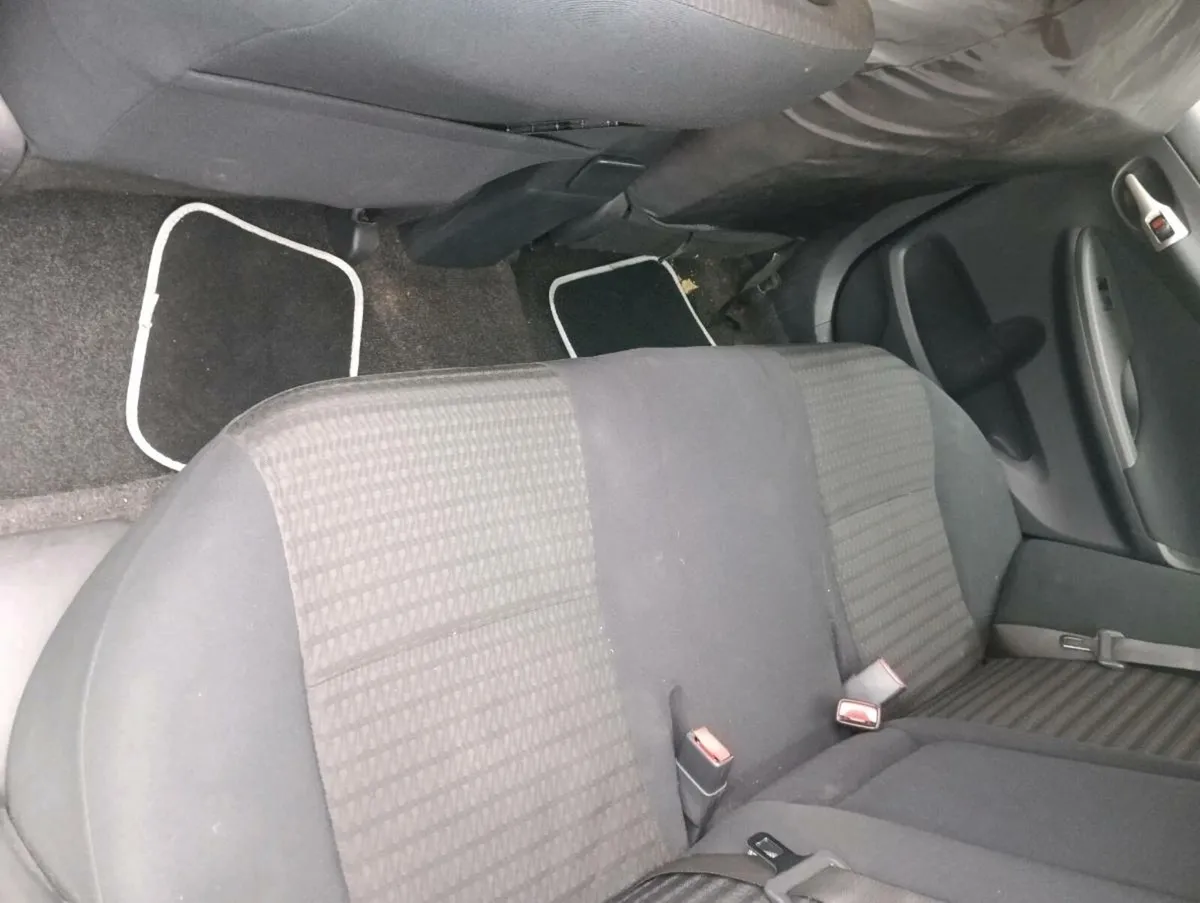 Toyota Corolla - Image 4