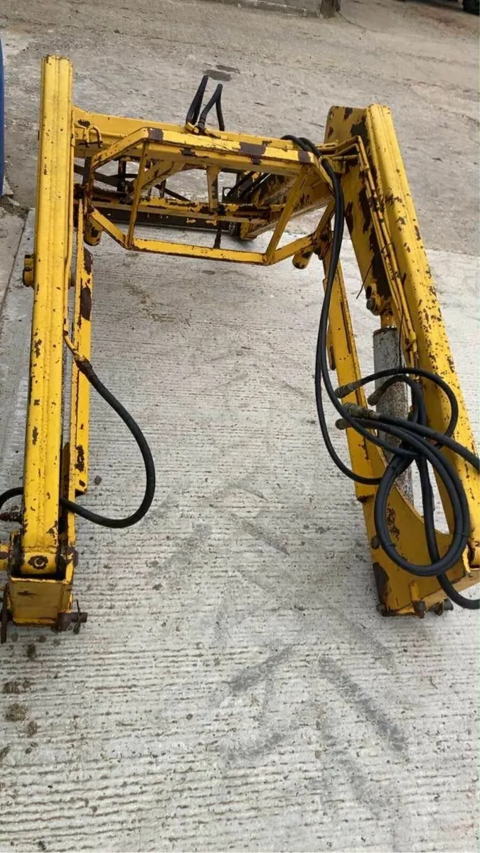 Grays Lynkon 425 loader - Image 3