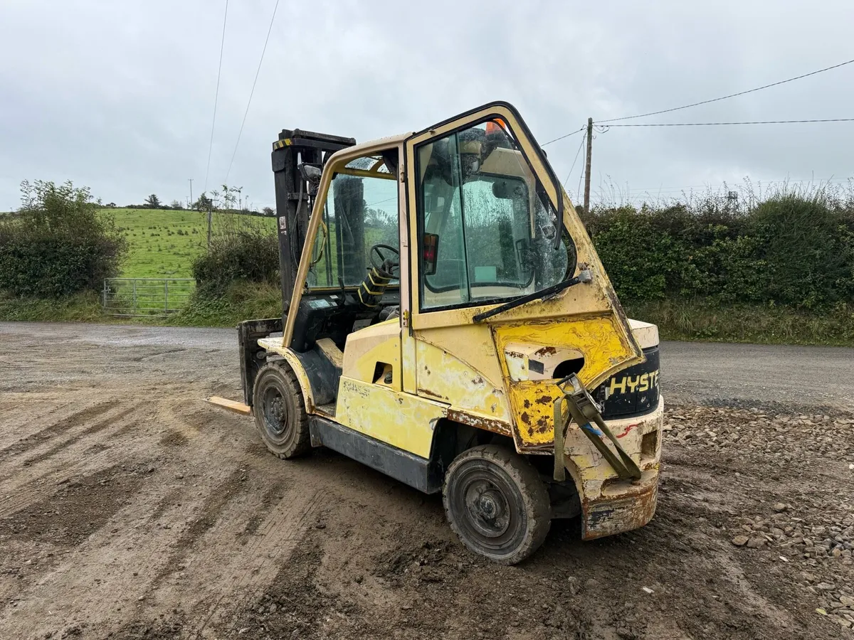 Forklift - Image 3