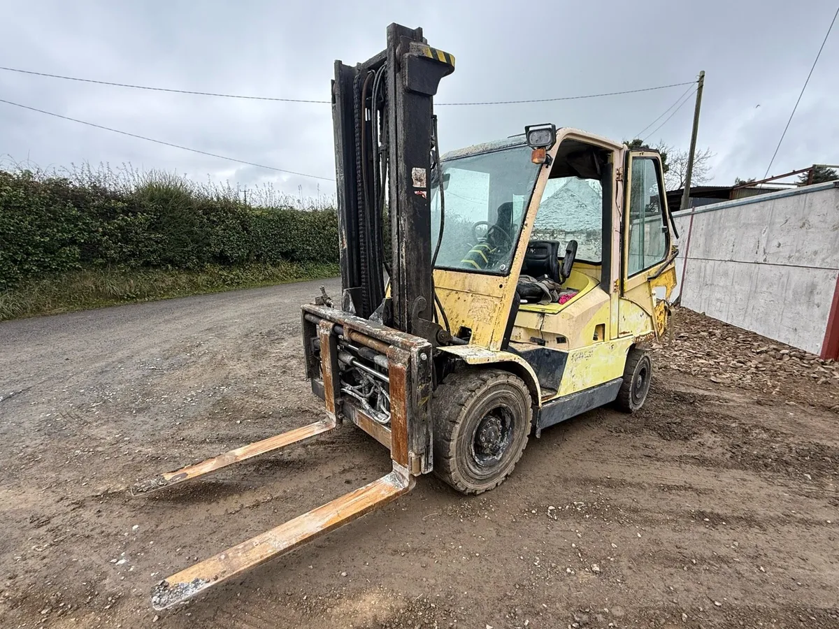 Forklift - Image 4