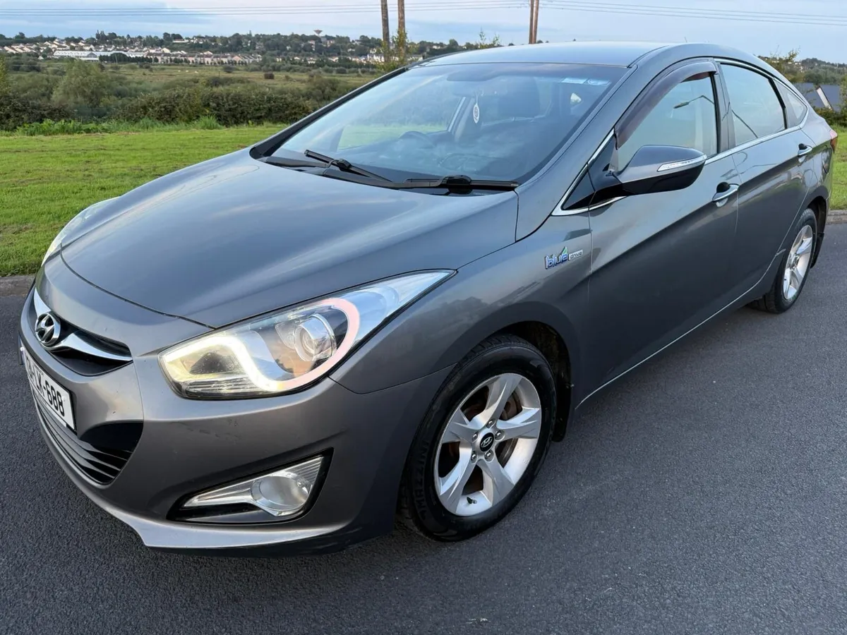 2013 Hyundai I40 “NEW NCT” Blue Drive - Image 2