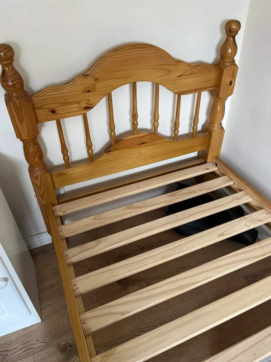 Bed - Image 1