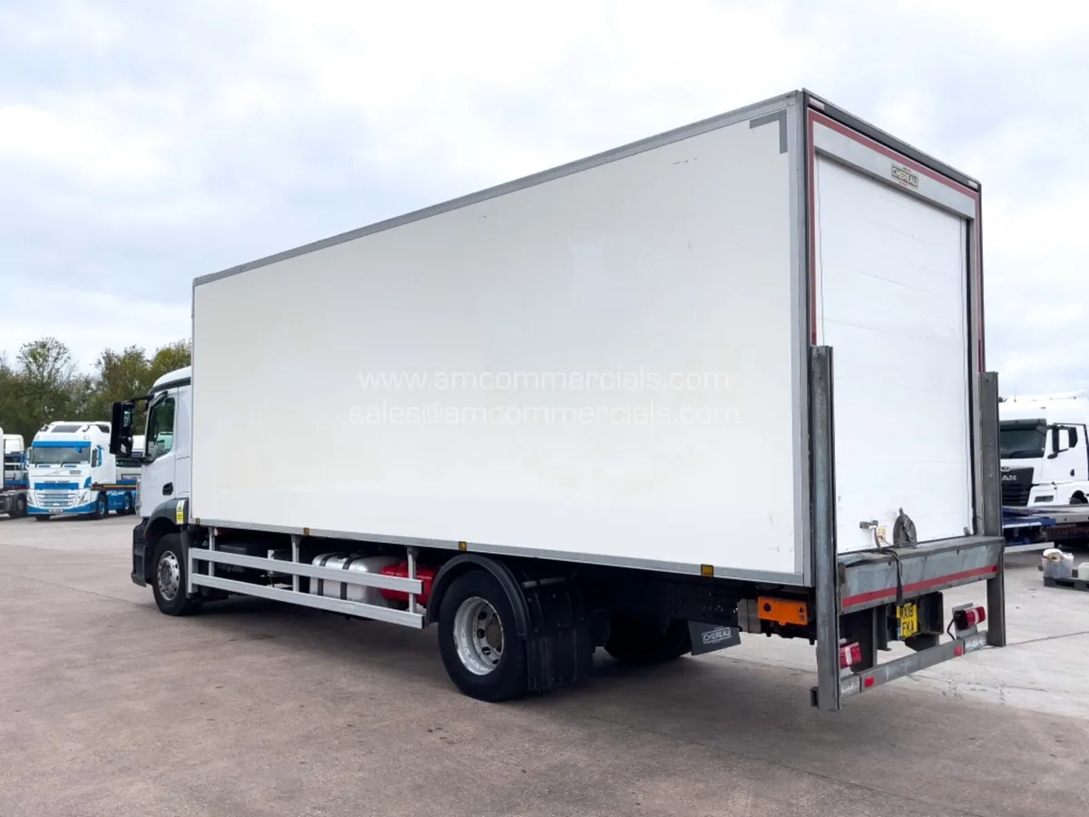 2018 (18) MERCEDES-BENZ ANTOS 1824L 18T SINGLE TEM - Image 4