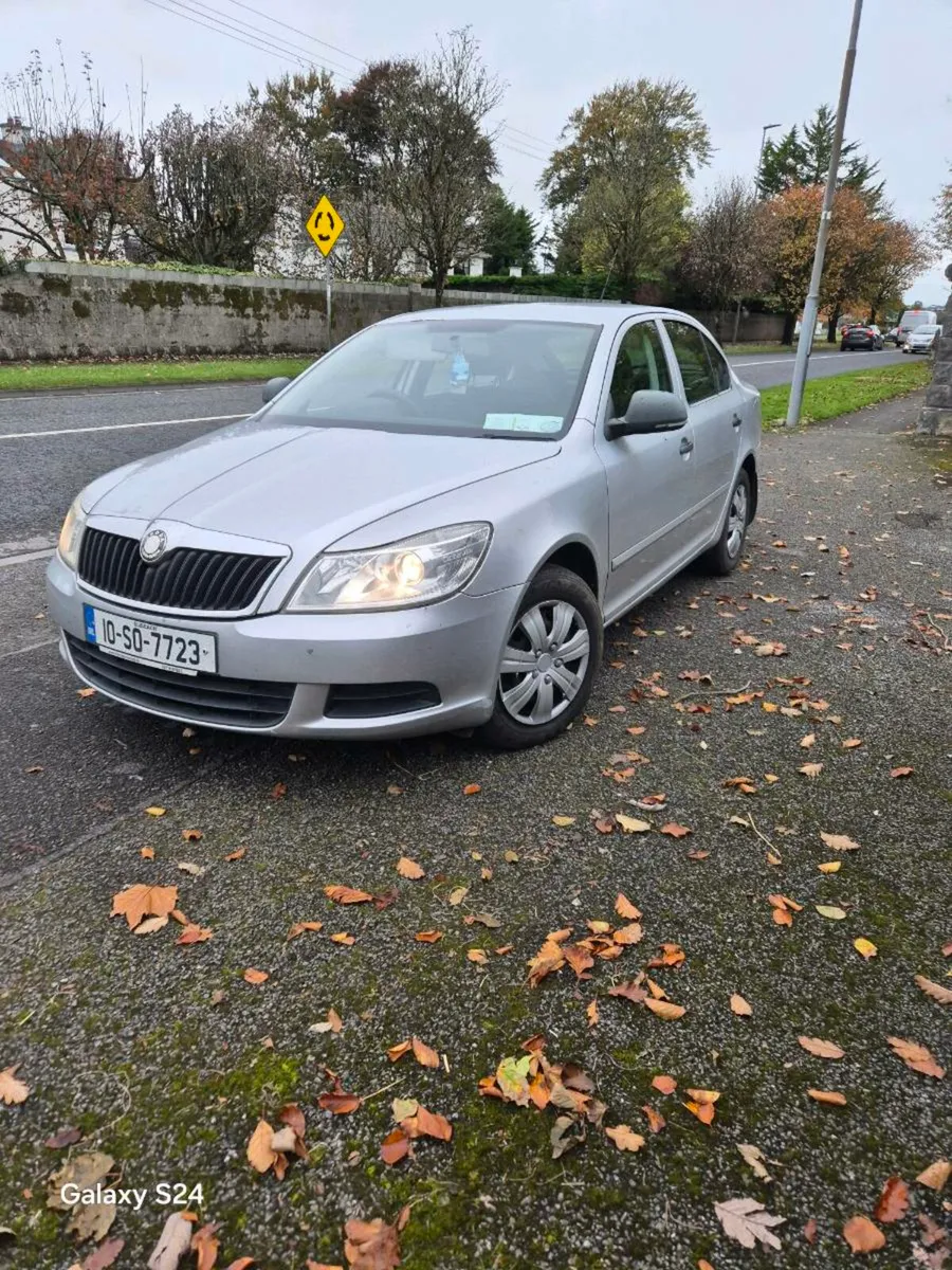 Skoda  Octavia  Diesel  2010 - Image 2