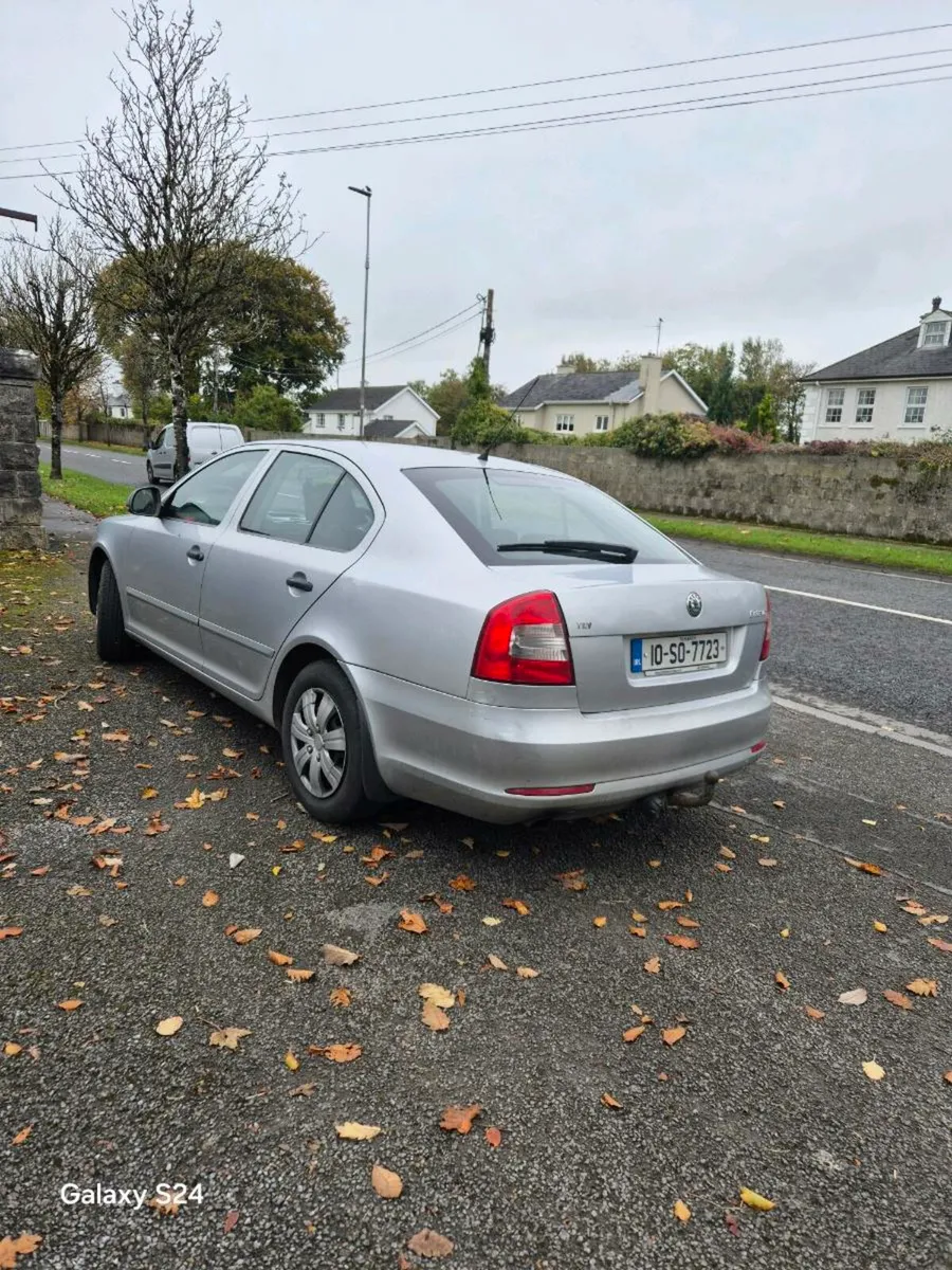 Skoda  Octavia  Diesel  2010 - Image 3