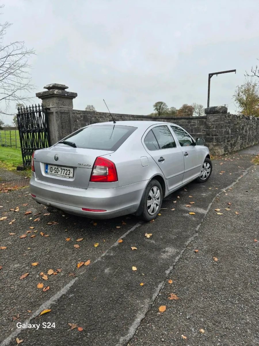 Skoda  Octavia  Diesel  2010 - Image 4