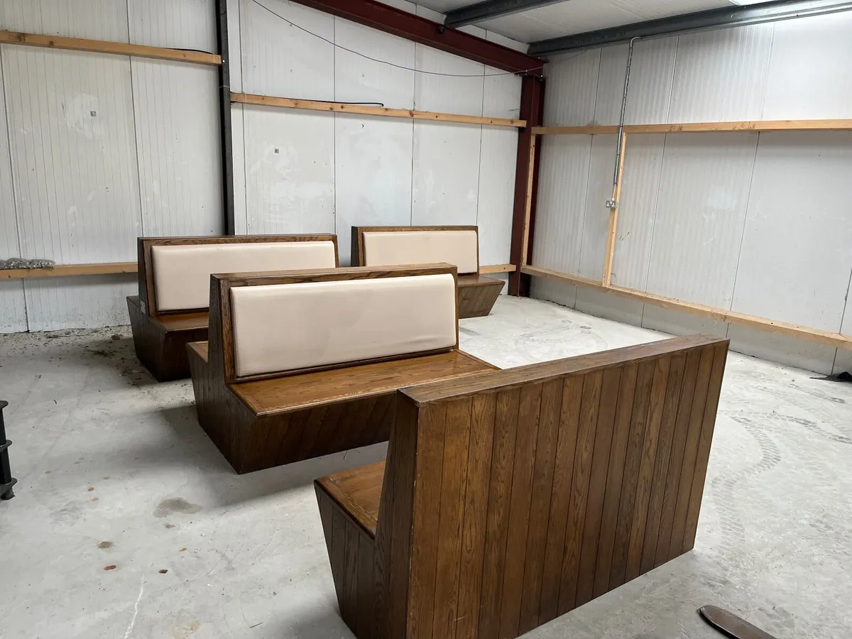 Restaurant bench seating - Image 1