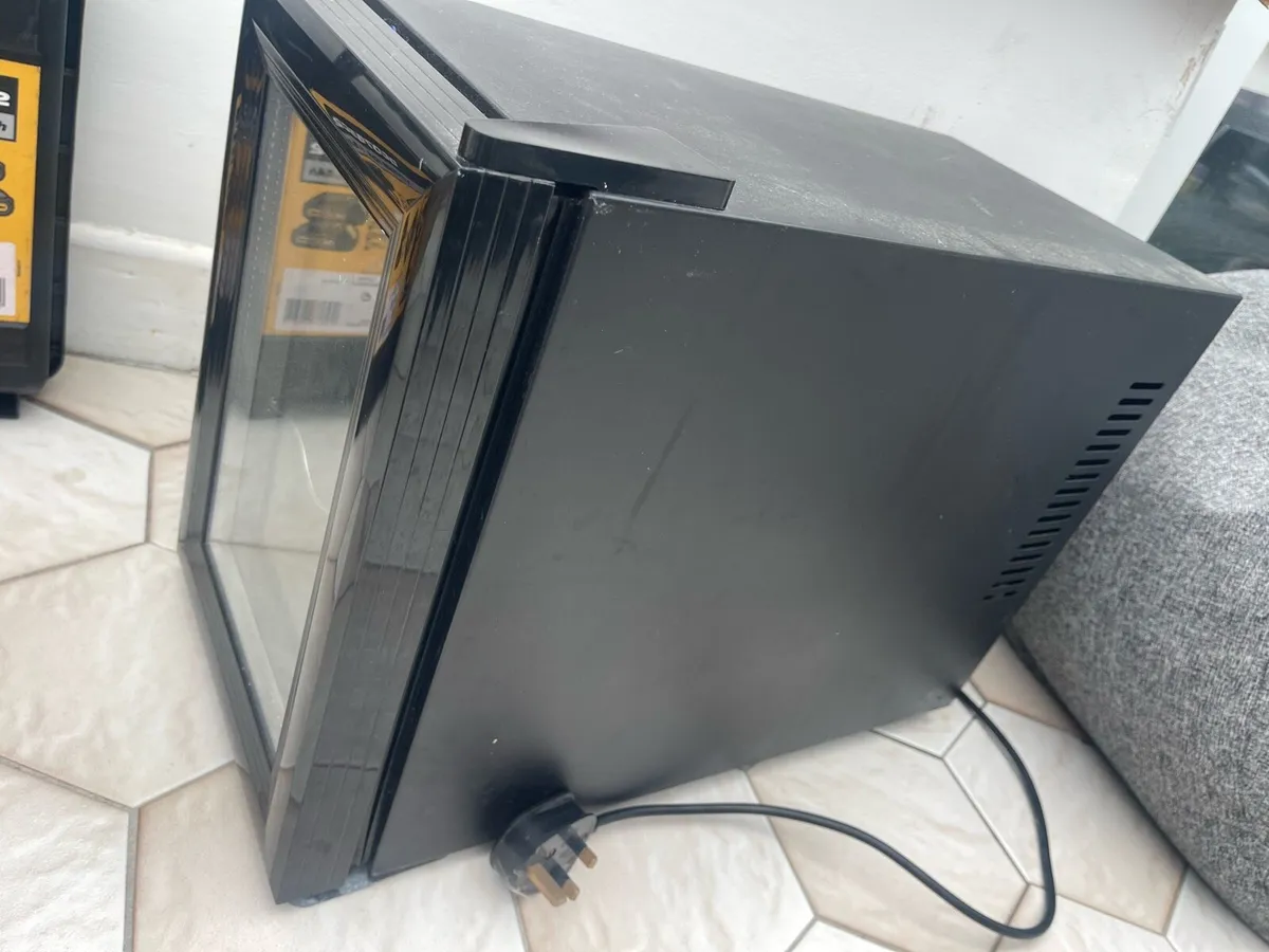 Mini fridge - Image 3